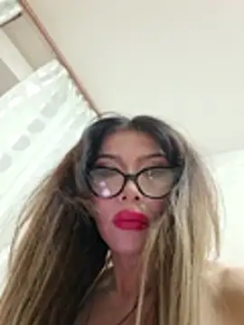 Snapshot of JessicaNichols_ chatting on 06/27/26, 11:37 JessicaNichols online show from 06/27/26, 11:37