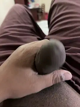 Snapshot of fnero chatting on 02/15/25, 02:22 fnero online show from 02/15/25, 02:22