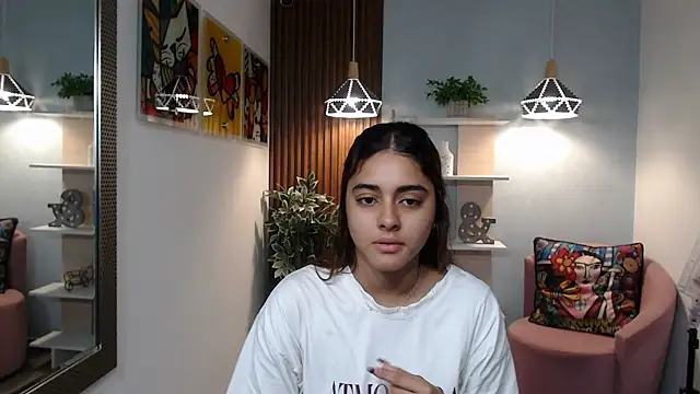 Snapshot of _Lucy_Grey_ chatting on 06/05/26, 11:05 Lucy Grey online show from 06/05/26, 11:05