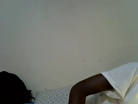 Snapshot of PetiteMelaninn chatting on 06/23/26, 11:30 PetiteMelaninn online show from 06/23/26, 11:30