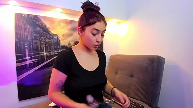 Nina-Mars online show from 06/01/26, 07:37