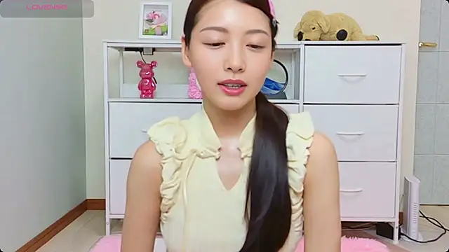 Snapshot of x-Ami-x chatting on 07/25/26, 02:31 x-Ami-x online show from 07/25/26, 02:31