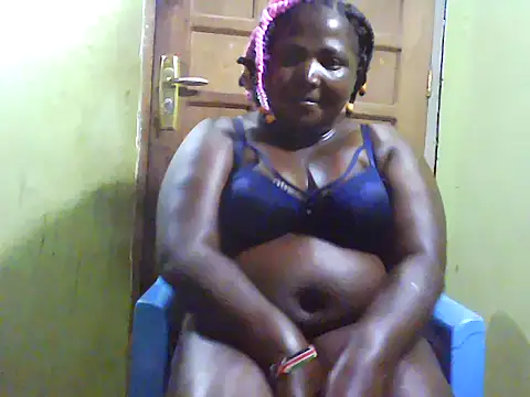 Snapshot of Sweetythighs chatting on 07/02/26, 03:34 Sweetythighs online show from 07/02/26, 03:34