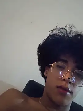 boy max latin online show from 06/15/26, 07:43