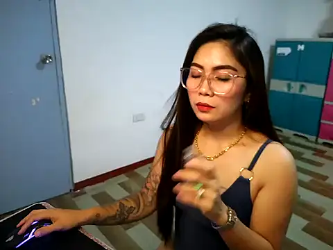 Snapshot of Sexynica chatting on 06/17/26, 02:40 Sexynica online show from 06/17/26, 02:40
