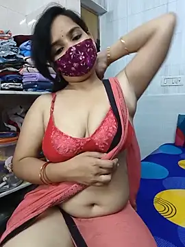 Snapshot of shalini_gupta05 chatting on 06/14/26, 03:47 shalini gupta05 online show from 06/14/26, 03:47