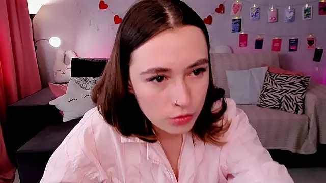 Snapshot of polly_pop_ chatting on 06/17/26, 09:12 polly pop online show from 06/17/26, 09:12