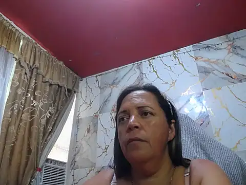 Snapshot of alina_maturee chatting on 05/20/26, 12:22 alina maturee online show from 05/20/26, 12:22