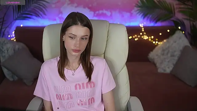 Snapshot of SophiaDream_ chatting on 05/20/26, 01:28 SophiaDream online show from 05/20/26, 01:28