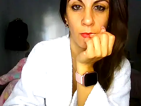 lujancita8 online show from 05/21/26, 12:01