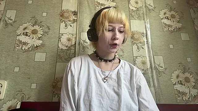Snapshot of FatimahFroman chatting on 05/21/26, 09:38 FatimahFroman online show from 05/21/26, 09:38