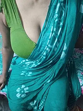 Snapshot of radhikagupta345 chatting on 05/28/26, 03:31 radhikagupta345 online show from 05/28/26, 03:31