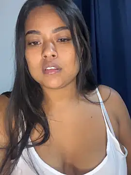 Snapshot of Kenia_26 chatting on 05/21/26, 03:13 Kenia 26 online show from 05/21/26, 03:13