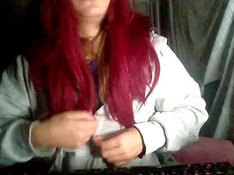 Snapshot of moraninha chatting on 06/17/26, 01:41 moraninha online show from 06/17/26, 01:41