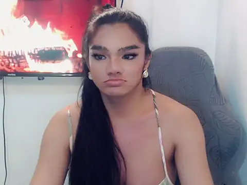 Snapshot of HollyFoxy69 chatting on 05/21/26, 12:45 HollyFoxy69 online show from 05/21/26, 12:45