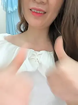 Snapshot of Lye_lovely chatting on 06/27/26, 10:42 Lye lovely online show from 06/27/26, 10:42