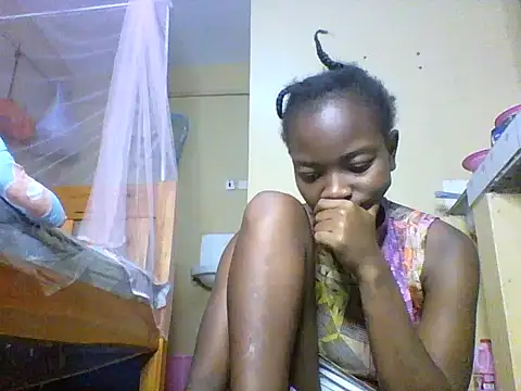 Snapshot of aliana082169 chatting on 06/21/26, 09:45 aliana082169 online show from 06/21/26, 09:45