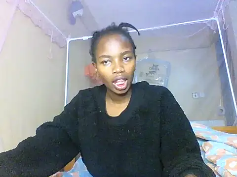 Snapshot of aliana082169 chatting on 06/25/26, 08:52 aliana082169 online show from 06/25/26, 08:52