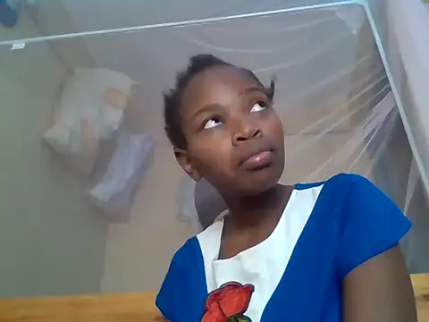 Snapshot of aliana082169 chatting on 07/06/26, 12:13 aliana082169 online show from 07/06/26, 12:13