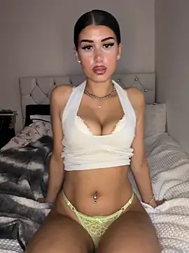Snapshot of Khalillah chatting on 06/04/26, 10:05 Khalillah online show from 06/04/26, 10:05