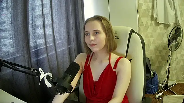 Snapshot of Mia_liss_ chatting on 05/28/26, 02:47 Mia liss online show from 05/28/26, 02:47
