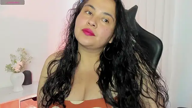 JadeBellee online show from 05/25/26, 04:46