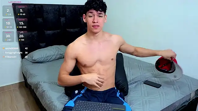 Snapshot of Luke_Muscle chatting on 06/24/26, 02:05 Luke Muscle online show from 06/24/26, 02:05