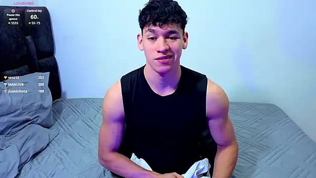 Snapshot of Luke_Muscle chatting on 07/10/26, 01:36 Luke Muscle online show from 07/10/26, 01:36