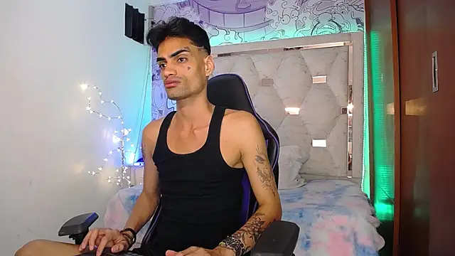 Snapshot of Liam_bedoya chatting on 05/23/26, 04:07 Liam bedoya online show from 05/23/26, 04:07