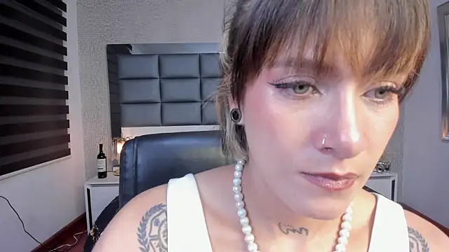Snapshot of Mrs_Regina_clk chatting on 07/07/26, 03:20 Mrs Regina clk online show from 07/07/26, 03:20