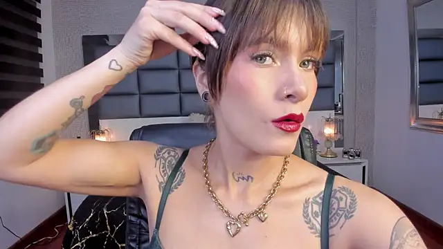 Snapshot of Mrs_Regina_clk chatting on 07/10/26, 03:44 Mrs Regina clk online show from 07/10/26, 03:44