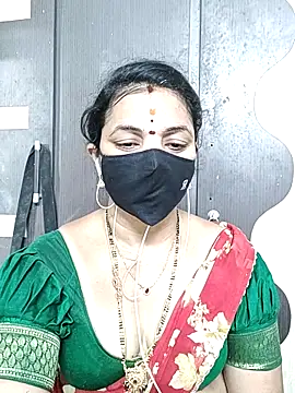 Snapshot of Leela_555 chatting on 06/01/26, 02:24 Leela 555 online show from 06/01/26, 02:24