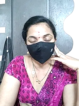 Snapshot of Leela_555 chatting on 06/16/26, 07:11 Leela 555 online show from 06/16/26, 07:11