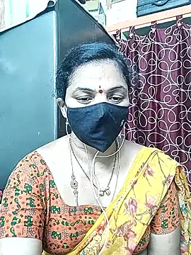 Snapshot of Leela_555 chatting on 06/17/26, 11:12 Leela 555 online show from 06/17/26, 11:12