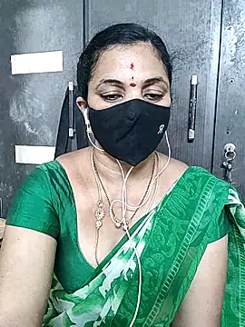 Snapshot of Leela_555 chatting on 06/18/26, 11:14 Leela 555 online show from 06/18/26, 11:14