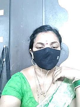 Snapshot of Leela_555 chatting on 06/30/26, 03:35 Leela 555 online show from 06/30/26, 03:35