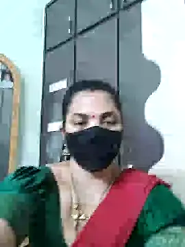 Snapshot of Leela_555 chatting on 07/14/26, 04:17 Leela 555 online show from 07/14/26, 04:17