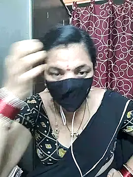 Snapshot of Leela_555 chatting on 07/19/26, 11:25 Leela 555 online show from 07/19/26, 11:25