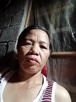 Snapshot of Elfledaa chatting on 07/18/26, 02:43 Elfledaa online show from 07/18/26, 02:43