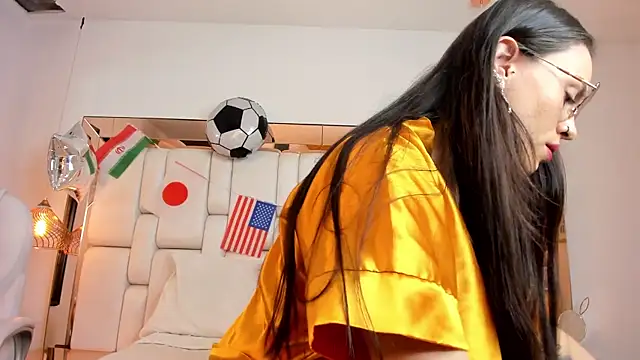 Snapshot of ValeryMontenegro chatting on 06/26/26, 12:20 ValeryMontenegro online show from 06/26/26, 12:20