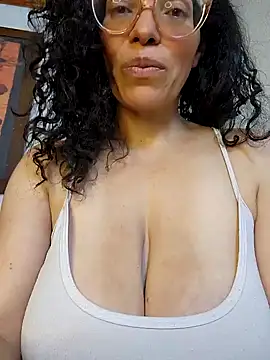 LUCI LOVE online show from 12/18/24, 05:52