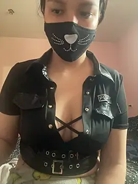 Snapshot of JulliaReiv chatting on 05/24/26, 03:06 JulliaReiv online show from 05/24/26, 03:06