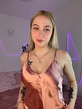 MoniLyn online show from 06/01/26, 11:06
