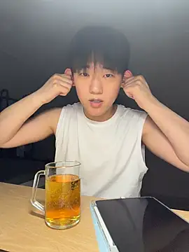 Snapshot of k-kinky chatting on 06/08/26, 05:35 k-kinky online show from 06/08/26, 05:35