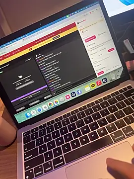 Snapshot of k-kinky chatting on 06/18/26, 09:14 k-kinky online show from 06/18/26, 09:14