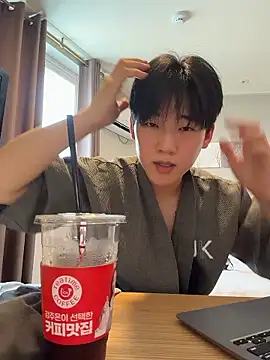 Snapshot of k-kinky chatting on 06/28/26, 08:09 k-kinky online show from 06/28/26, 08:09