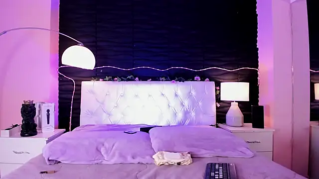 Natasha Nassty online show from 06/18/26, 08:02