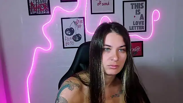 Snapshot of AlisaFrost chatting on 05/28/26, 01:19 AlisaFrost online show from 05/28/26, 01:19