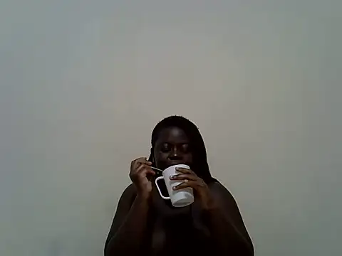 Snapshot of berrynova chatting on 06/19/26, 11:19 berrynova online show from 06/19/26, 11:19
