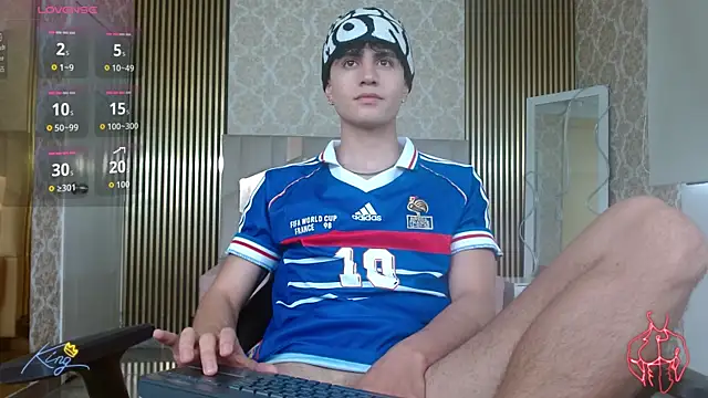 Snapshot of Kyler_tay chatting on 06/18/26, 12:09 Kyler tay online show from 06/18/26, 12:09